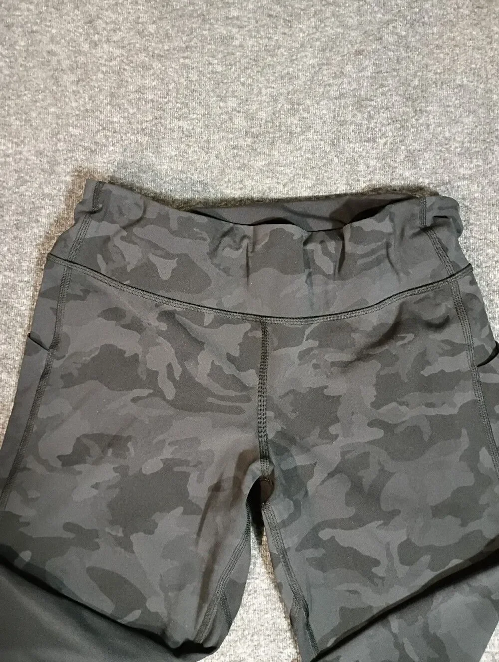 Lululemon Black Camo Crop 21 Leggings Women 12 Fast Free Capri Yoga Gym